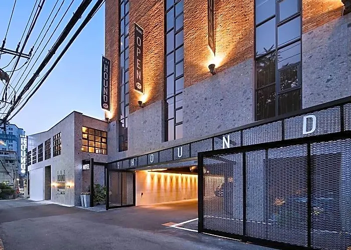 The Hound 2* Busan