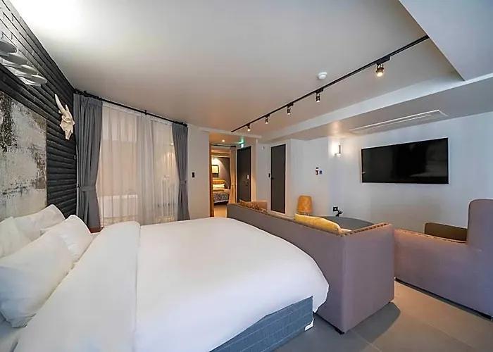 Hotel The Hound