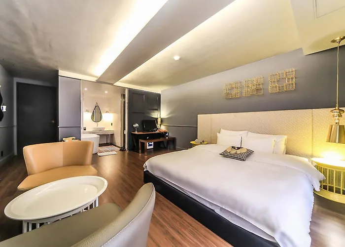 Hotel The Hound 2*