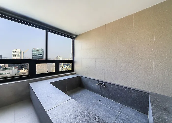 Hotel The Hound Busan