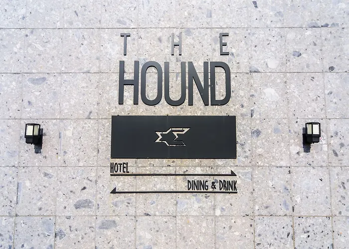 Hotel The Hound 2*